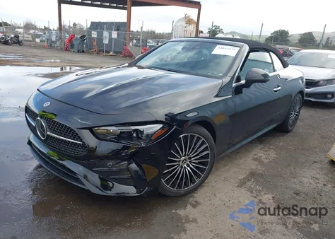 2025 Mercedes-Benz Cle 300 4Matic z USA, uszkodzony, nr VIN W1KMK4HB7SF069007